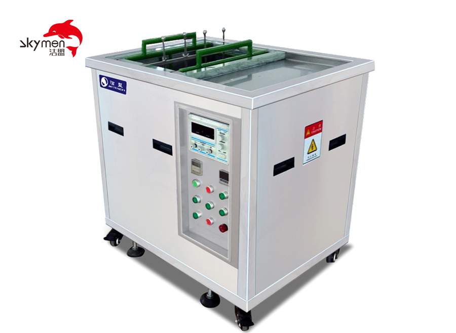 橡膠模具臟了怎么清洗？用電解超聲波橡膠模具清洗機(jī)輕松搞定